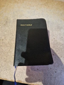 Holy Bible Dictionary Concordance Red Letter Edition Leather Black Collins (O9) - Foto 1 di 20