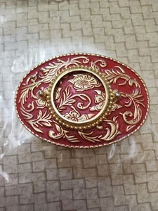 Red Gold Tone Belt Buckle Oval Metal Vintage Nice - Picture 1 of 4