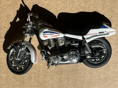 FRANKLIN MINT Harley Davidson 1971 Super Glide 1:24 Motorcycle - Image 1 of 2