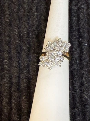Gorgeous Diamond Cluster Ring 1.7 CTW Of White Diamonds 14k Yellow Gold - Image 1 of 4