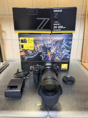 Nikon Z 6II 24,5MP Spiegellose Systemkamera - Schwarz mit Nikkor 24-200 Objektiv - Bild 1 von 4