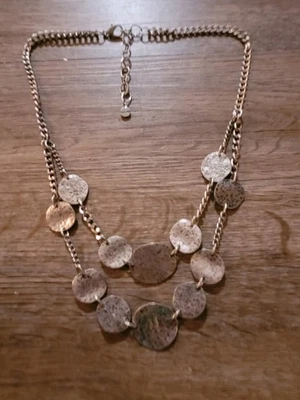 Collar babero tono plata martillado multi hilo broche langosta ajustable Foto 1 de 4