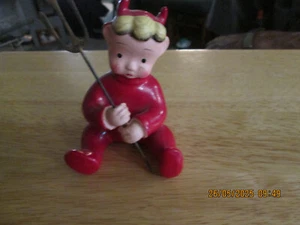 Vintage Large Sitting Red Devil with Pitchfork - Bild 1 von 9
