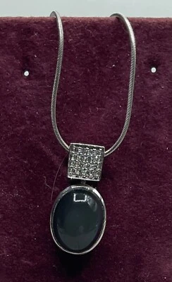 COLAR DE OURO BRANCO 18K VIERI com pedra da lua e pingente de diamantes - Imagem 1 de 4