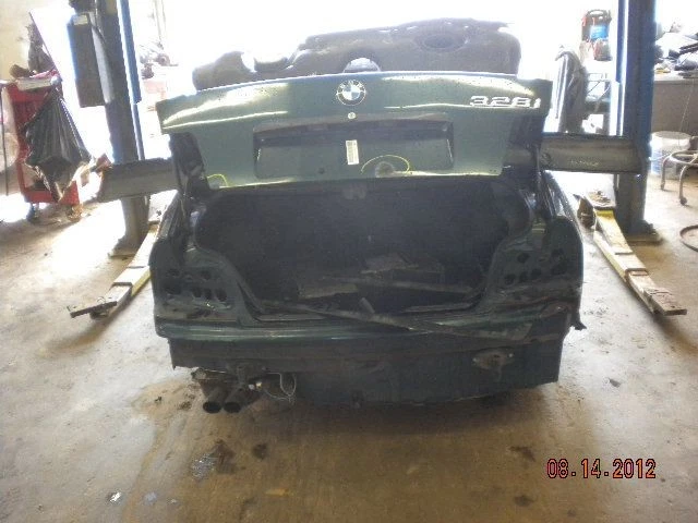 Luz trasera izquierda conductor sedán se adapta a 92-95 BMW 325i 9890331 Foto 1 de 4