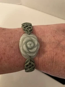 Armband grün Jade Rosendesign geschnitzt verstellbar  - Bild 1 von 11