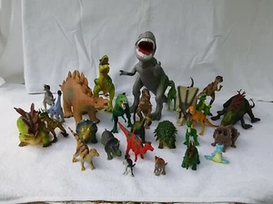 Toy Dinosaur Lot Of 28 All Types And All Sizes Some Vintage 96 & 97 Work & Non - Picture 1 of 13