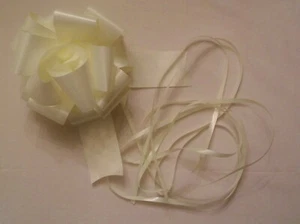 10 X 50MM PULL BOWS : IVORY : GIFTING PARTIES WEDDINGS FLORISTRY - Picture 1 of 1