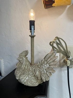 LÁMPARAS DE POLLO/GALLINA de resina guinga cottagecore lámpara de mesa de granja funciona en el campo Foto 1 de 3