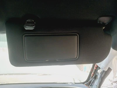 Parasol negro para pasajeros Infiniti Q60 17-21 OEM 964005CH0B Foto 1 de 4