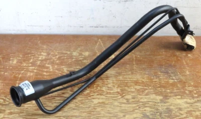 Cuello de llenado de combustible Spectra FN967 para Honda CR-V 2,4 L-L4 02-04 Foto 1 de 4