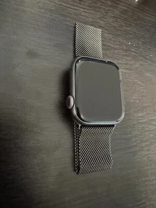 Apple Watch Series 5 GPS+LTE w/ 44MM Space Gray Aluminum & Milanese Loop Band - Photo 1 sur 3