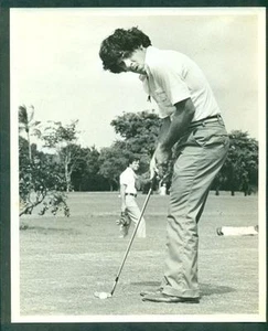 ALBERT EVERS GOLFER 1970'S 8X 10 PHOTO FROM NEWSPAPER ARCHIVES EX - Picture 1 of 2