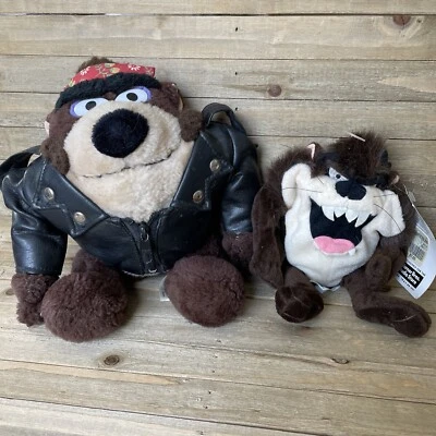 Vtg Taz Tazmanian Devil Chaqueta de motociclista y puf de peluche WB Looney Tunes 90s Lote Set Foto 1 de 4
