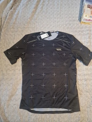 Mens Gore Contest Daily Tee Medium - Image 1 of 4