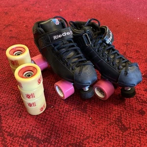Riedell R3 Quad Derby Roller Skates w Set Atom Stroker Wheels Helmet Size 6 - Picture 1 of 21