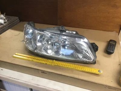 PEUGEOT 306 mk3 правый руль фары фары VALEO 6205v8 086646 - Изображение 1 из 4