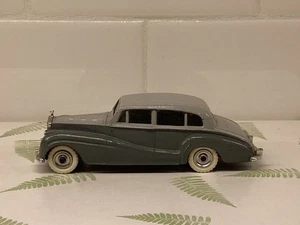 Vintage 1960's Dinky Toys Rolls Royce Silver Wraith Diecast Car, Meccano 1:43 - Picture 1 of 11