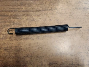 Muelle de extensión de plataforma para tractor de césped John Deere STX38 negro M120712 - Imagen 1 de 3