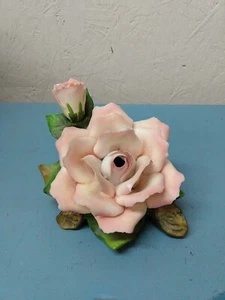 Estatuilla rosa Capodimonte vintage sin marca (LL) - Imagen 1 de 9