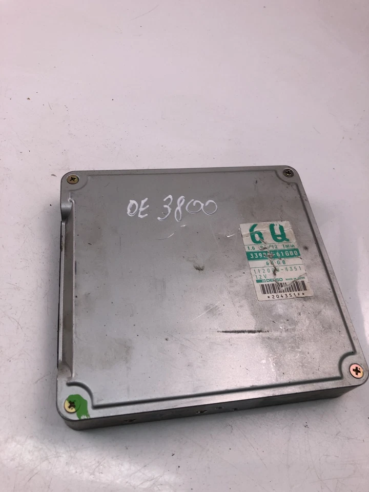 DE3800 SUZUKI BALENO 1997 Control Unit 33920-61GB0 - Image 1 of 4