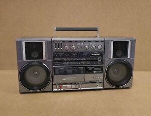 Hitachi Stereo Cassette Recorder Radio TRK-9100E Boombox Ghettoblaster 1980's