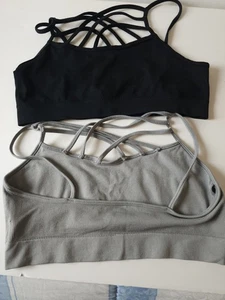 Damen Sport BH Größe M in gutem Zustand keine Mängel One Black One grau - Bild 1 von 1
