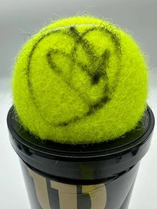 EXAKTER VIDEO BEWEIS NOVAK DJOKOVIC SIGNIERT TENNISBALL US AUTOGRAMM 1 VON 1 ZEUGE - Bild 1 von 2