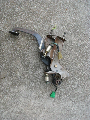 88-89 TOYOTA MR2 MANUAL TRANSMISSION CLUTCH PEDAL for SUPERCHARGED with spring - Image 1 of 4