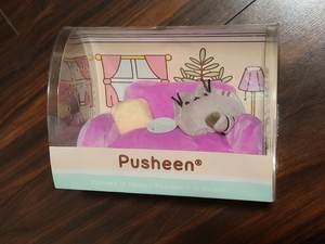 pusheen sofa