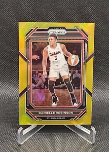 2023 Panini Prizm WNBA #69 Danielle Robinson Gold Prizm /10 Atlanta Dream - Foto 1 di 2