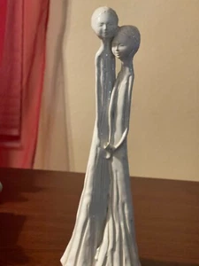 mother and daughter glazed white sculpture - Picture 1 of 10