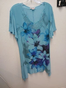 Reina Size 3X Floral Print Tunic With Rhinestone And Embroidery Accents - Picture 1 of 3