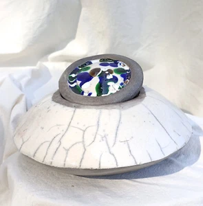 Unikat Raku Dose mit Deckel Töpferkunst mit Glas Bonbonniere Schale creme blau - Picture 1 of 6