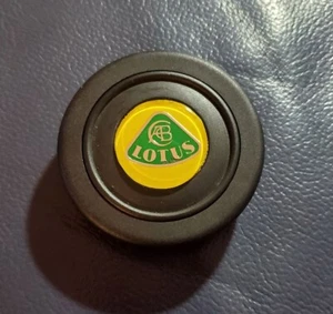 Botón de bocina Lotus Horn Button Elite Elan Super Seven diámetro de montaje 55 mm - Imagen 1 de 3