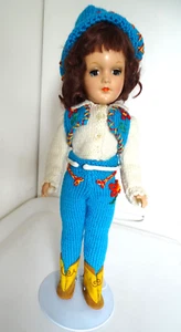 Vintage 1940er Mary Hoyer Komposition im Cowgirl Strick Outfit mit Stiefeln & Sporen - Bild 1 von 8