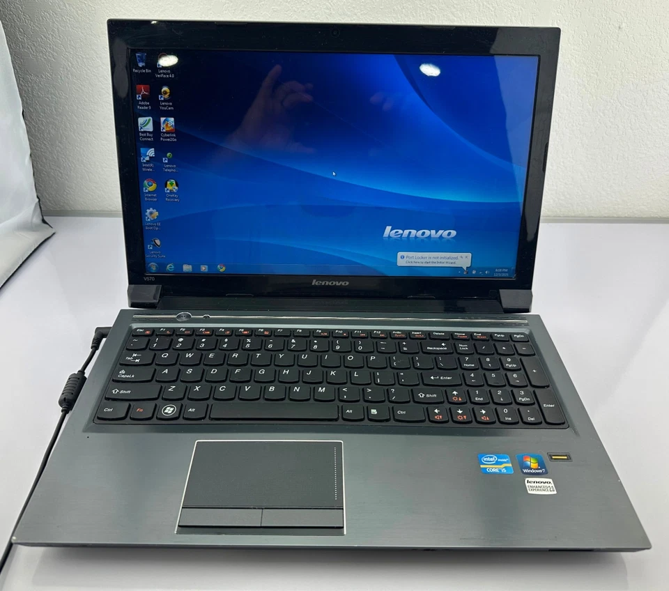 Lenovo V570 Intel i5-2430M 2.4 GHz 6GB RAM 654GB SSD 15.6" Win 7 Home Premium Foto 1 de 4