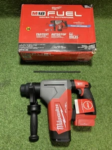 Martillo rotativo Milwaukee M18 COMBUSTIBLE 18V Li-Ion 1 1/8"" SDS Plus - negro/rojo 2915-20 - Imagen 1 de 2