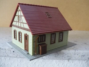 A1 Pola 1040 H0 LÄNDLICHES FACHWERKHAUS WOHNHAUS gebaut Rarität - Bild 1 von 4
