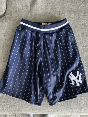 New York Yankees Shorts - Mitchell & Ness Cover