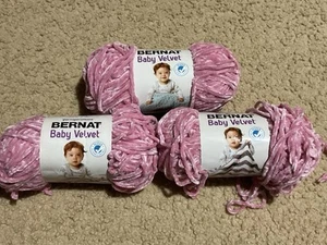 Bernat: BABY VELVET: PINK MIST - Lot of 3 New Skeins 3.5 oz each - Picture 1 of 2