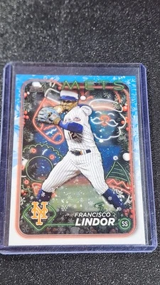 2024 Topps Francisco Lindor Variation Santa Hat H36 - Image 1 of 2