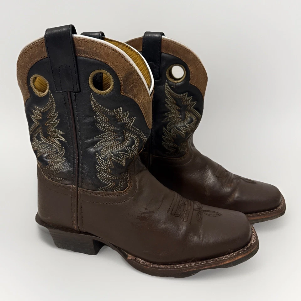 Botas ocidentais bordadas Dan Post Amarillo tamanho infantil couro marrom 3D - Imagem 1 de 4