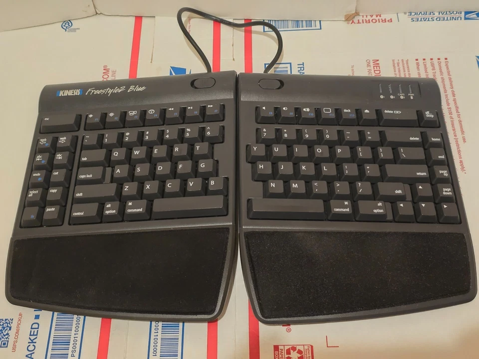 Teclado MAC Bluetooth Azul Kinesis Freestyle2 con Elevador y Reposamanos Probado Limpio Foto 1 de 4