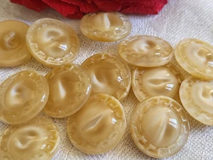 Lot 6 boutons anciens en verre beige laiteux vintage diamètre: 1,7 cm ref 221 - Picture 1 of 3