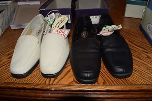 2 Pair Black & Tan Softkicks Comfort Shoes size 8W NEW WITH TAGS - Picture 1 of 6
