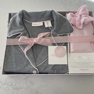 Shabby Chic Boxed Gift Set Sleepwear Pink Satin Eye Mask Scrunchie Pillowcase - Picture 1 of 6