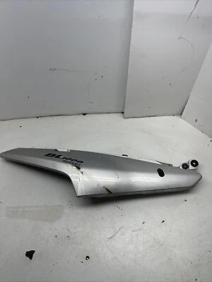 02-09 Carenado trasero derecho Suzuki Vstrom 1000 Dl1000 cubierta cubierta OEM Foto 1 de 4