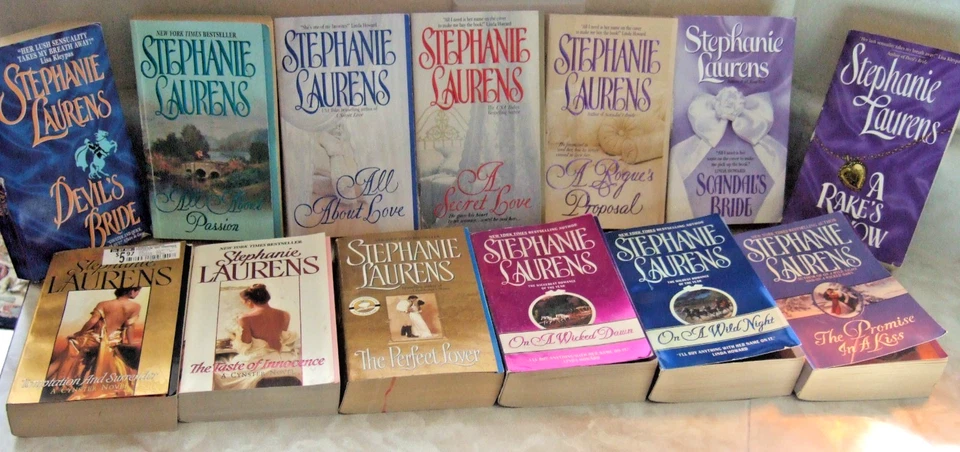 LOT OF 13 STEPHANIE LAURENS  HISTORICAL  ROMANCE NOVELS Mixed Series Paperbacks Foto 1 de 4