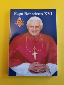 Papa Benedetto XVI 12 post cards fold out & The Crown Jewels Pack Of 10 Cards - Picture 1 of 23